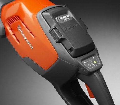 Husqvarna 520iHD70 Cordless Hedge Trimmer 36V 3