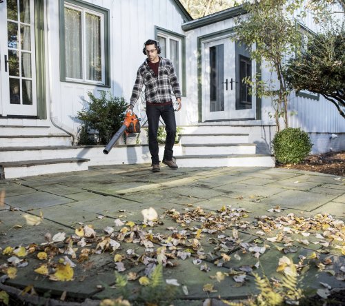 Husqvarna 125B Petrol Leaf Blower 6