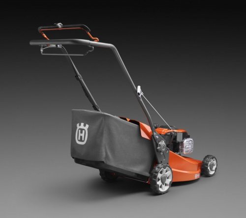 Husqvarna LC 247S Petrol Lawnmower 2