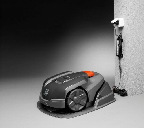 Husqvarna Automower® 105 Robotic Mower 8