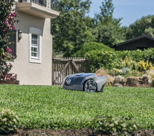 Husqvarna Automower® 105 Robotic Mower 11