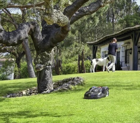 Husqvarna Automower® 420 Robotic Mower 8